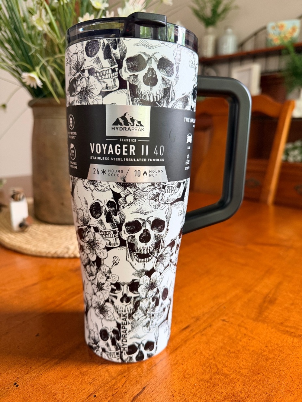 LIMITED EDITION Hydrapeak Voyager II 40oz tumbler Skulls & Flowers NWT Halloween